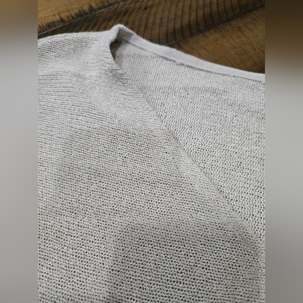 H&M Women's V-Neck Sweater in Light Cream - Picture 6 of 9